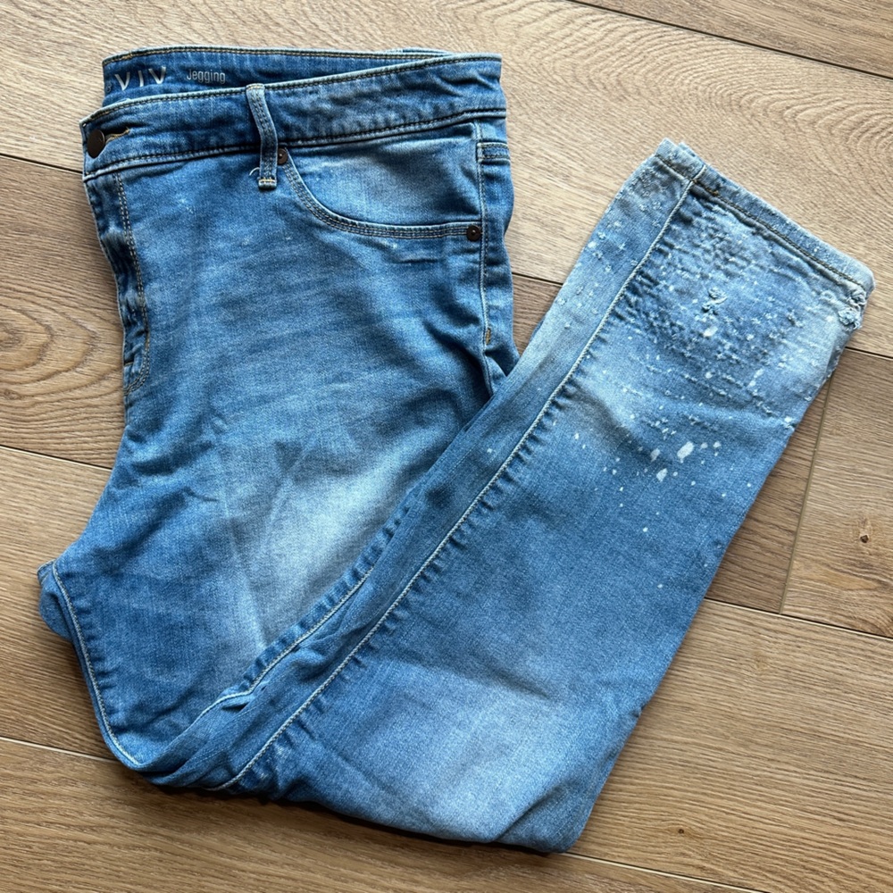 Ava & Viv 18W distressed jegging